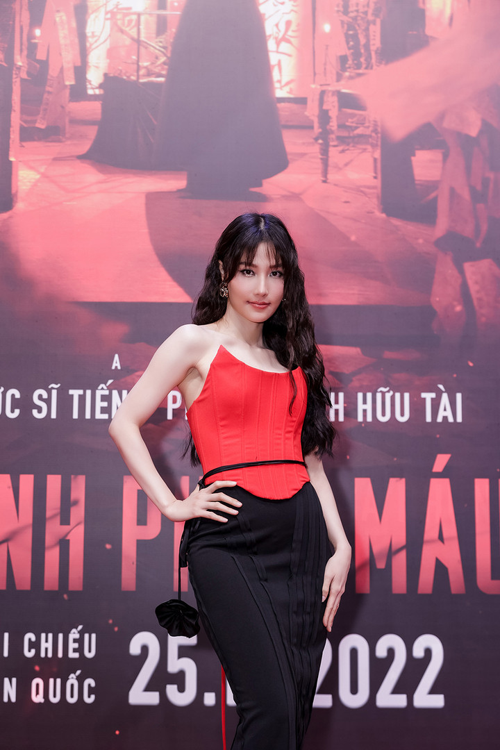 Vợ chồng O Sen 'dính như sam', Cát Phượng trẻ trung bất ngờ - 6