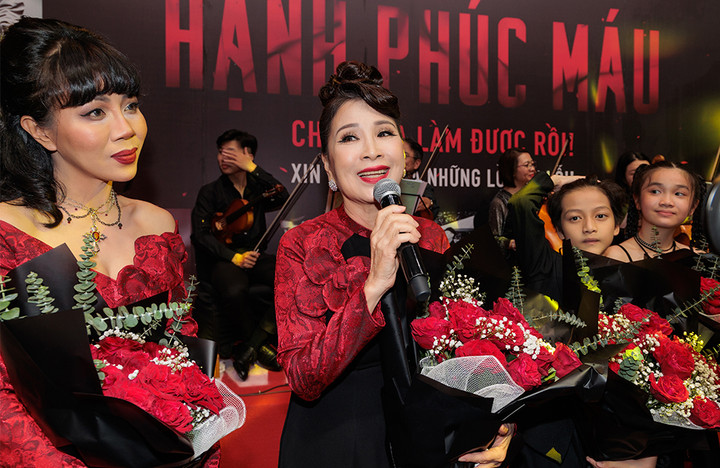 Vợ chồng O Sen 'dính như sam', Cát Phượng trẻ trung bất ngờ - 12