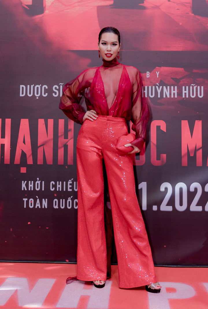 Vợ chồng O Sen 'dính như sam', Cát Phượng trẻ trung bất ngờ - 8