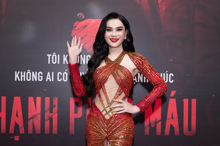 Vợ chồng O Sen 'dính như sam', Cát Phượng trẻ trung bất ngờ - 7