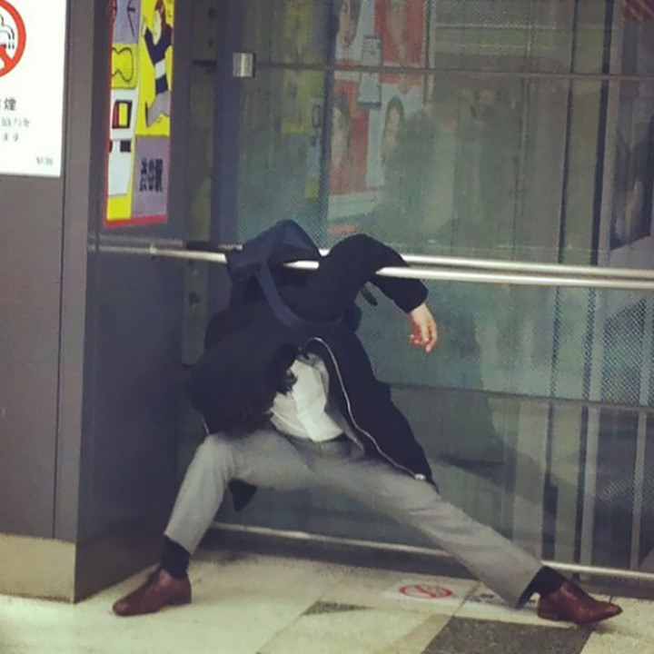 Những dáng ngủ có 1-0-2 ở nơi công cộng khiến người qua đường phải nén cười - 7