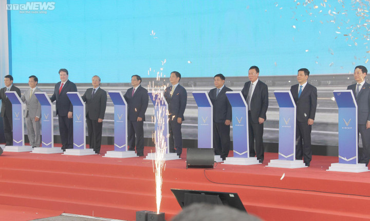 Thủ tướng Phạm Minh Chính dự lễ xuất khẩu lô xe điện VF 8 sang Mỹ - 3