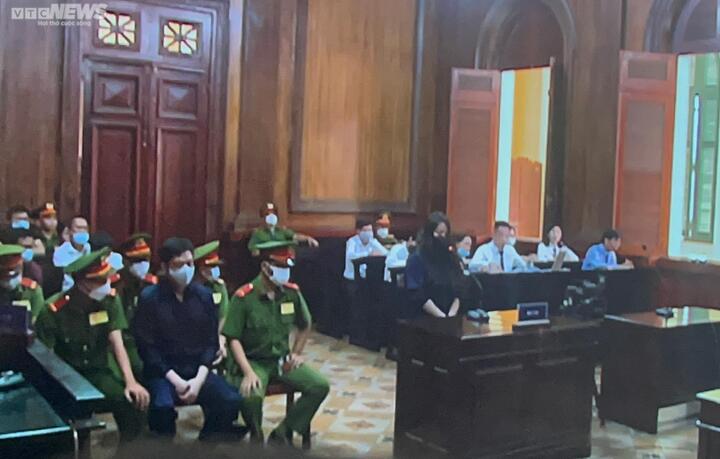 'Dì ghẻ' hành hạ bé gái 8 tuổi tới chết liên tục khóc tại toà - 1