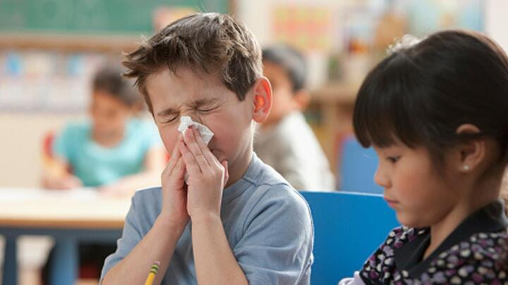 Cách bảo vệ trẻ khi ca mắc cúm tăng cao ở trường học - 2