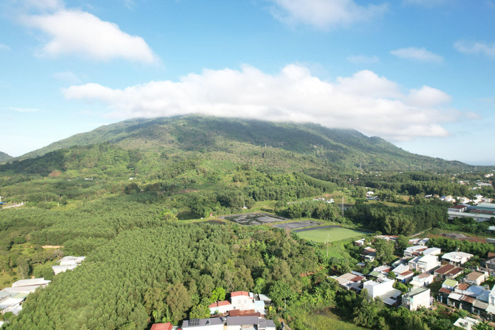 Sau núi Bà Đen, mây hình ‘đĩa bay’ cực hiếm lại xuất hiện ở núi Chứa Chan - 4