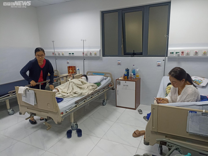 Ngộ độc tại iSchool Nha Trang: Cơ sở chế biến suất ăn tự liên hệ nguồn thực phẩm - 1