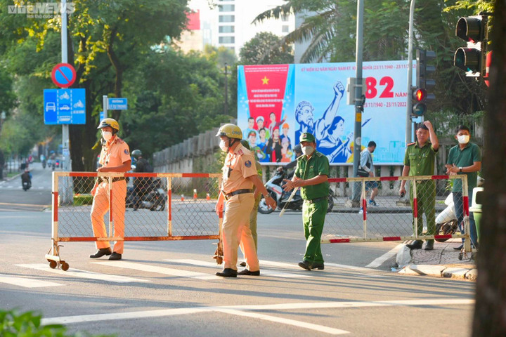  An ninh thắt chặt tại phiên tòa xét xử ‘dì ghẻ’ hành hạ bé gái 8 tuổi đến chết - 7