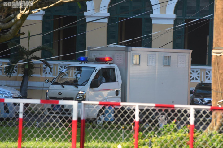  An ninh thắt chặt tại phiên tòa xét xử ‘dì ghẻ’ hành hạ bé gái 8 tuổi đến chết - 3