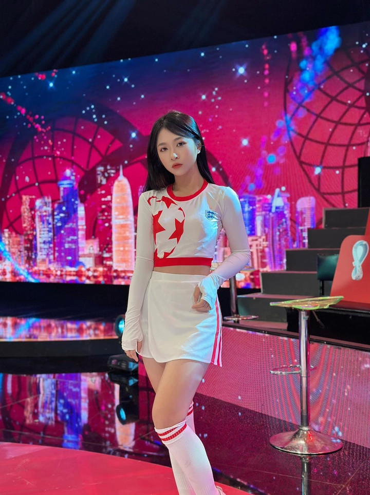 Dàn mỹ nữ Nóng cùng World Cup tiếp tục lên sóng VTV3 - 4