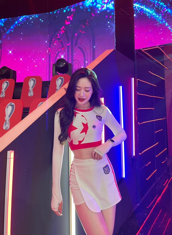 Dàn mỹ nữ Nóng cùng World Cup tiếp tục lên sóng VTV3 - 5