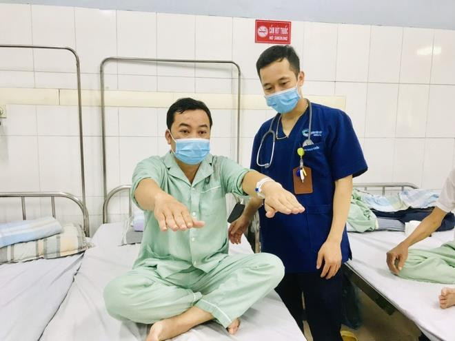 Người đàn ông 36 tuổi bất ngờ liệt nửa người, rối loạn ngôn ngữ - 1