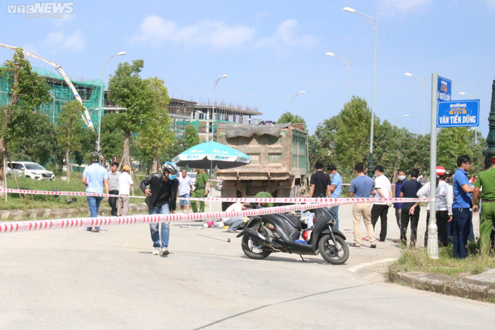 Thai phụ cùng 2 con bị xe tải cán chết - 1