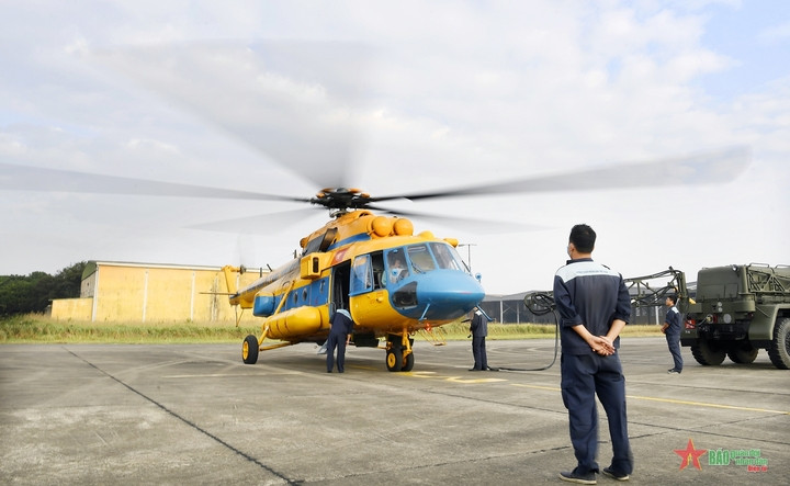 Những 'sứ giả bầu trời' sẵn sàng trước ngày hội - 4