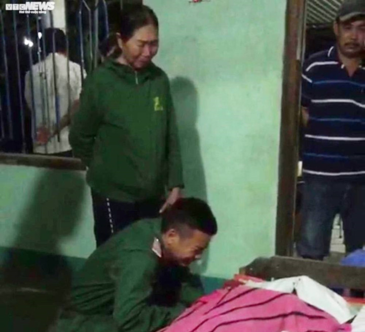 Xe tải lùi cán chết 3 người: Nam quân nhân đau đớn về gặp mẹ và 2 em lần cuối - 3