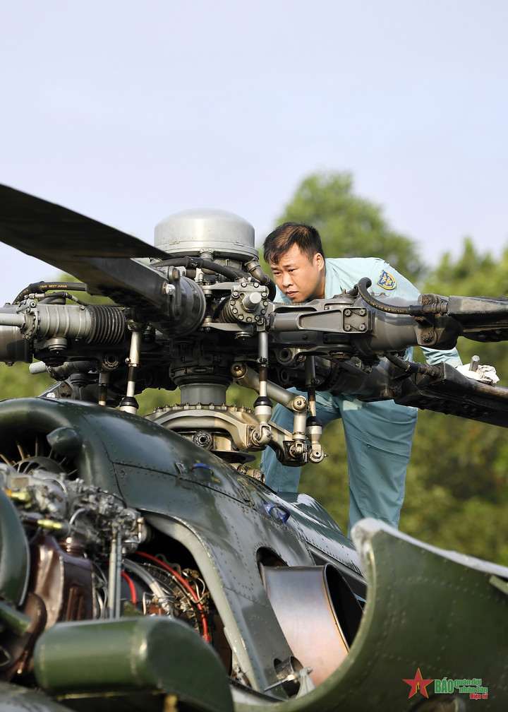 Những 'sứ giả bầu trời' sẵn sàng trước ngày hội - 6