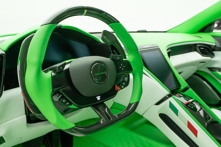 Cận cảnh Ferrari Roma Mansory Tempesta Verde - 6