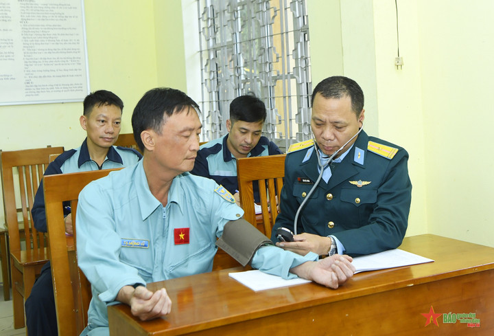 Những 'sứ giả bầu trời' sẵn sàng trước ngày hội - 3