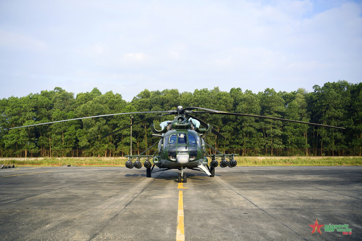 Những 'sứ giả bầu trời' sẵn sàng trước ngày hội - 5