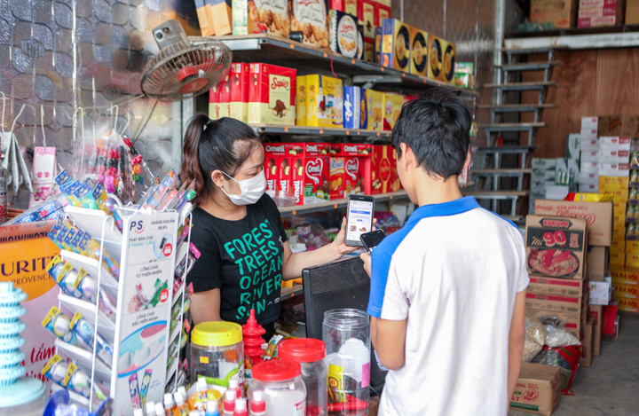 VinShop chi 20 tỷ đồng hỗ trợ tạp hoá nhập hàng bán Tết - 1