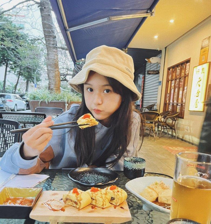 14 tuổi, sao nhí 'Bố ơi mình đi đâu thế' xinh như hoa, cao vượt bố