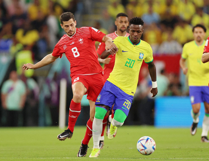 Trực tiếp bóng đá Brazil 1-0 Thuỵ Sỹ: Người hùng Casemiro - 9