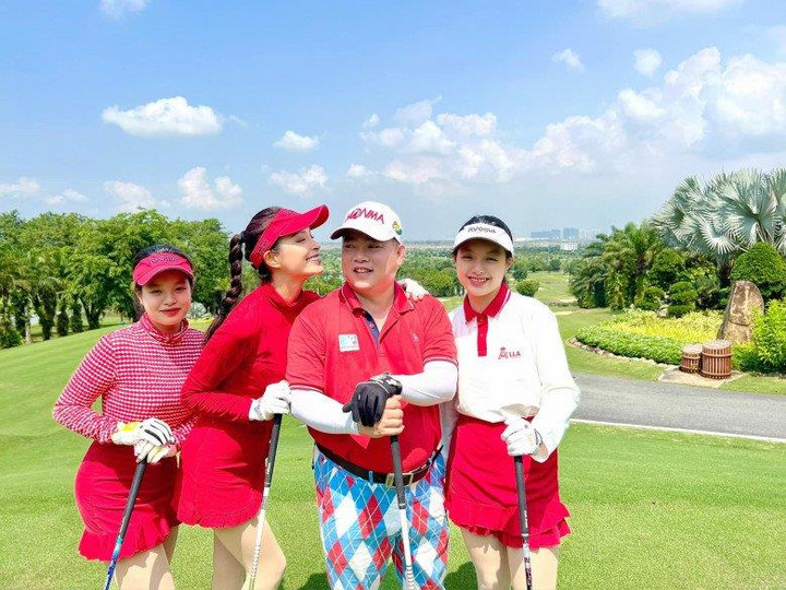 14 tuổi, sao nhí 'Bố ơi mình đi đâu thế' xinh như hoa, cao vượt bố