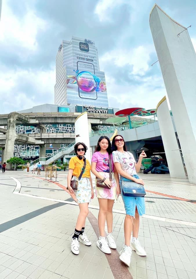 14 tuổi, sao nhí 'Bố ơi mình đi đâu thế' xinh như hoa, cao vượt bố