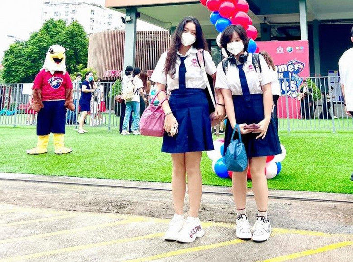 14 tuổi, sao nhí 'Bố ơi mình đi đâu thế' xinh như hoa, cao vượt bố