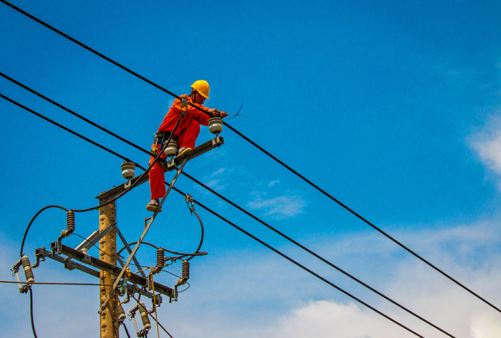 EVN triển khai nhiều giải pháp tiết giảm chi phí trước những khó khăn - 2