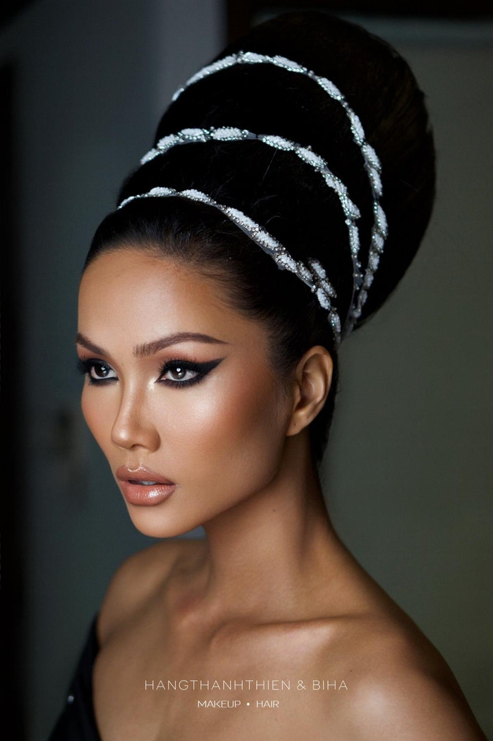 Ảnh: Vẻ đẹp quyền lực của H'Hen Niê trên sàn diễn với mái tóc nặng gần 3 kg - 12