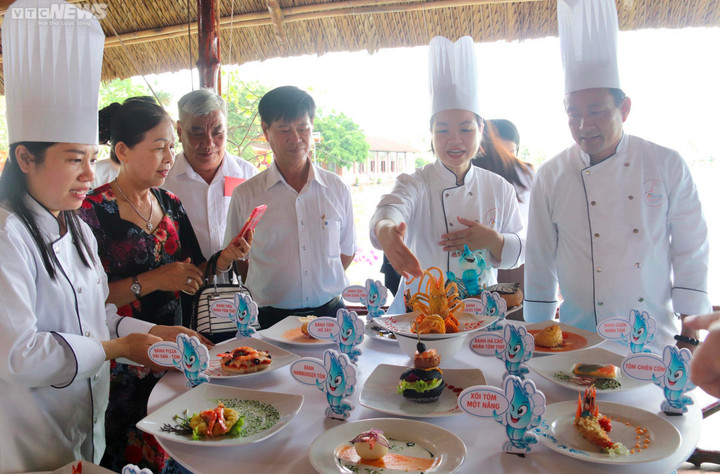 Hơn 100 món ăn độc đáo làm từ muối và tôm xứ 'Công tử Bạc Liêu' - 2