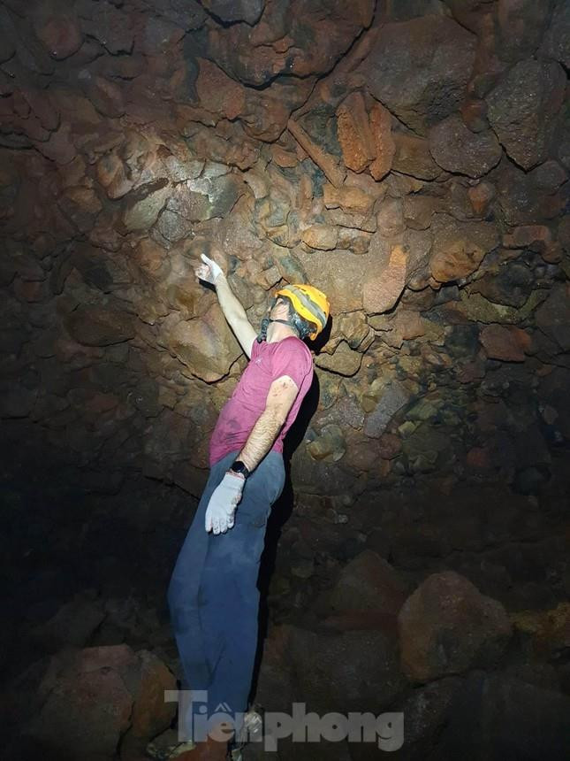 Phát hiện mới về hang động núi lửa dài nhất Đông Nam Á tại Đắk Nông - 2