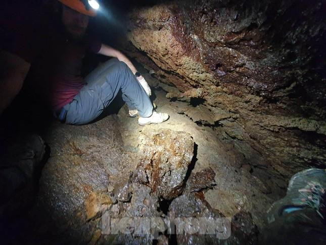 Phát hiện mới về hang động núi lửa dài nhất Đông Nam Á tại Đắk Nông - 3