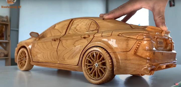 Cận cảnh Toyota Camry bằng gỗ vô cùng tinh xảo của thợ mộc Việt - 7