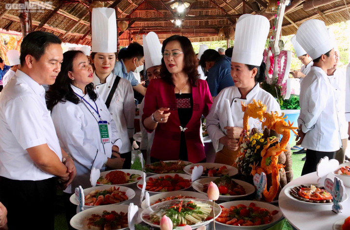 Hơn 100 món ăn độc đáo làm từ muối và tôm xứ 'Công tử Bạc Liêu' - 4