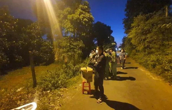 Phát hiện thi thể người đàn ông đang phân hủy trong rẫy - 1