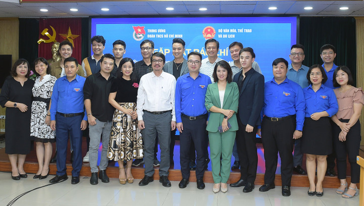 NSƯT Đức Khuê, Bá Anh tham gia vở kịch đầu tiên của nhà viết kịch Lưu Quang Vũ - 1