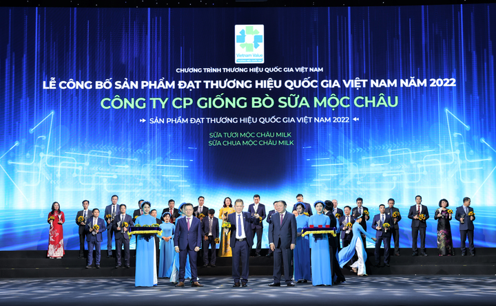 Vinamilk tiếp tục được vinh danh Thương hiệu quốc gia 2022 - 2024 - 2