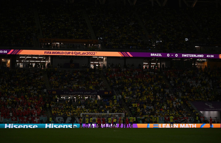 Ngỡ ngàng SVĐ World Cup trị giá hơn 700 triệu USD mất điện giữa trận đấu - 1