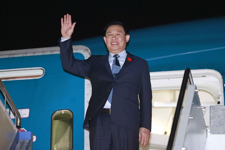 Chủ tịch Quốc hội đến Thủ đô Canberra, bắt đầu chuyến thăm chính thức Australia - 1