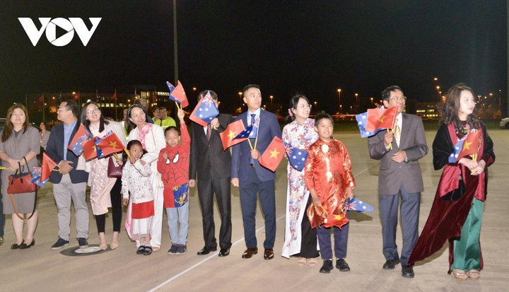 Chủ tịch Quốc hội đến Thủ đô Canberra, bắt đầu chuyến thăm chính thức Australia - 4