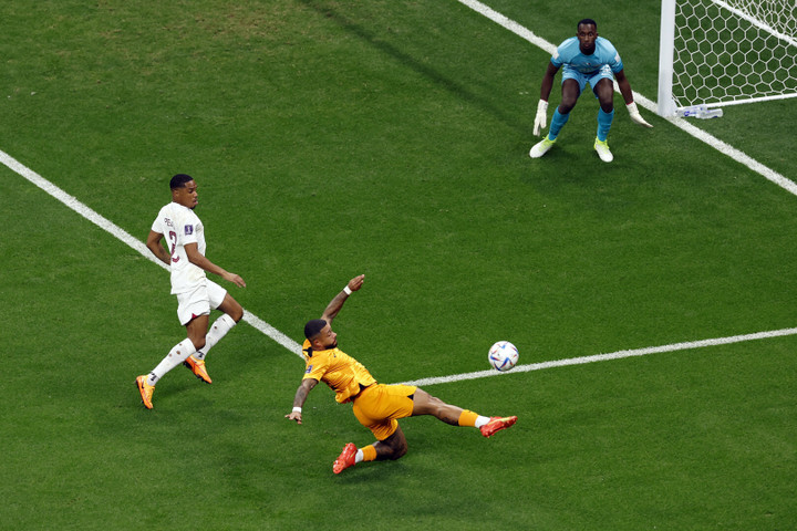 Trực tiếp bóng đá Hà Lan 2-0 Qatar: Hà Lan bị từ chối bàn thắng - 9