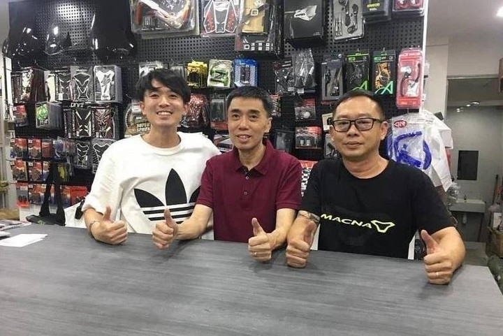 Trước khi nghỉ hưu, ông chủ tặng 1 triệu USD cho nhân viên trung thành - 1