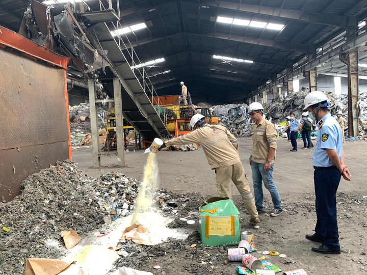 Quảng Ninh: Kiên quyết ngăn chặn thực phẩm không rõ nguồn gốc dịp cuối năm - 2