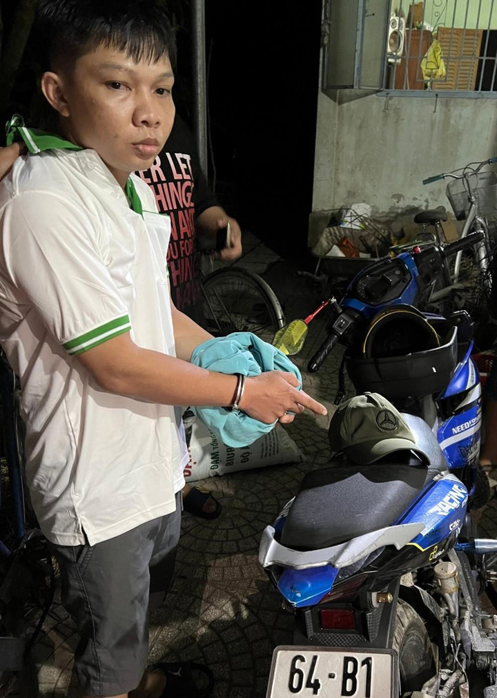 Bắt kẻ đâm liên tiếp tài xế xe ôm để cướp ở TP.HCM - 1