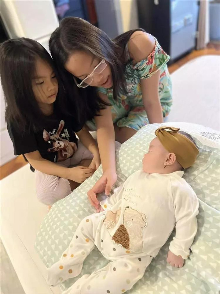 Phạm Quỳnh Anh khoe khoảnh khắc vui vẻ của 4 mẹ con, dân mạng chú ý ngoại hình - 6