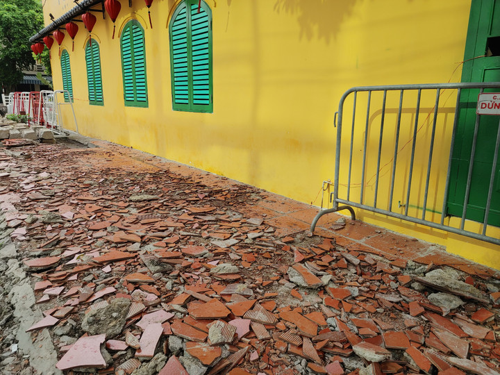 Cầu thủ Dortmund ngồi cà phê đường tàu, UBND phường ở Hà Nội báo cáo gì? - 2