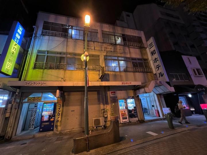 Thuê phòng siêu rẻ ở Nhật, du khách vừa sốc vừa cười ra nước mắt - 1