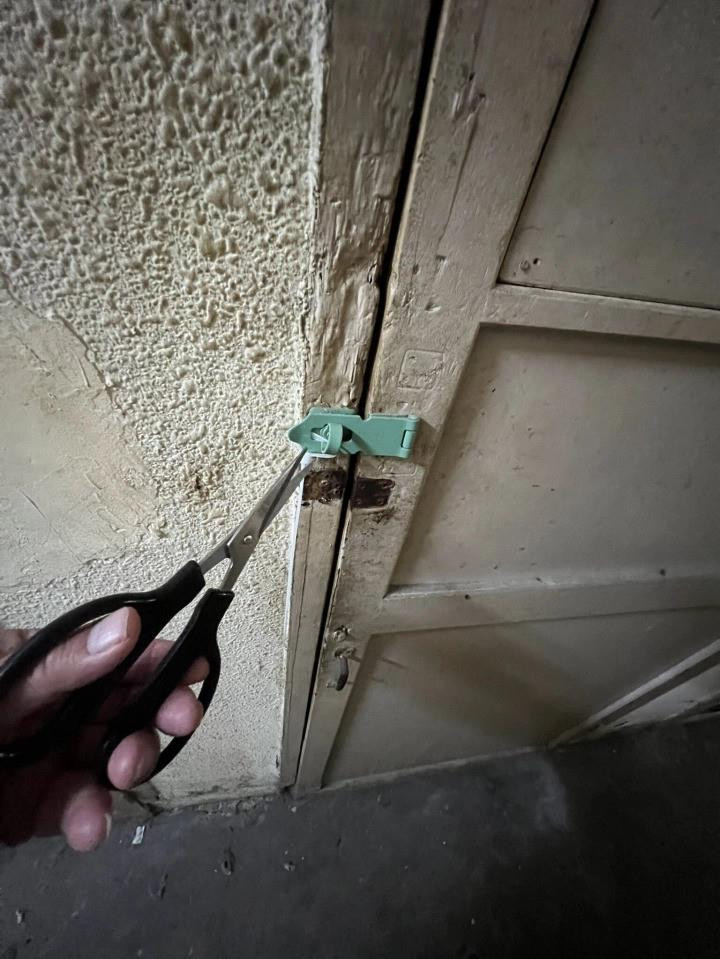 Thuê phòng siêu rẻ ở Nhật, du khách vừa sốc vừa cười ra nước mắt