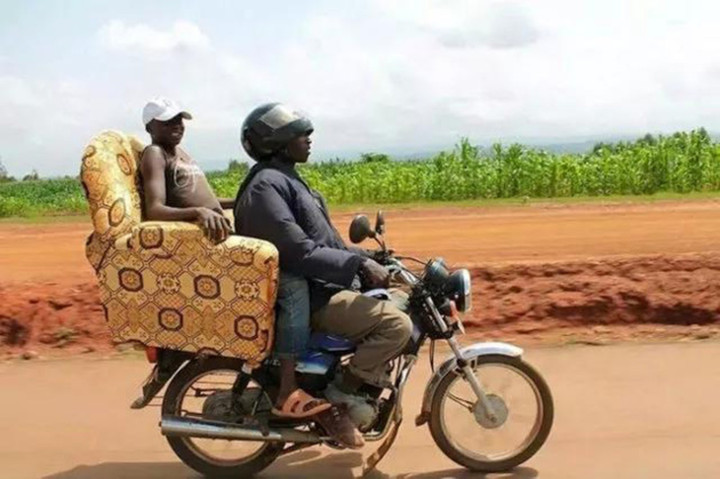 'Từ chối hiểu' các kiểu lái xe không giống ai được dân tình bắt gặp trên đường - 9